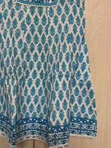 Blue &amp; White Printed Sleeveless Kurta