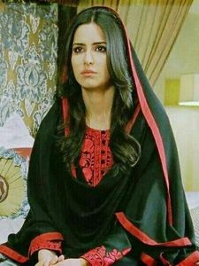 Cutout Lace Pakistani Suit