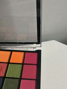 Vibrant Eyeshadow Palette