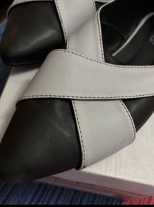 Roadster Women's Colorblocked Ballerinas