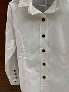 Chic White Button-Up Shirt with Side Stripes