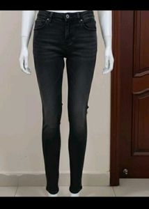 Stylish Black Skinny Jeans