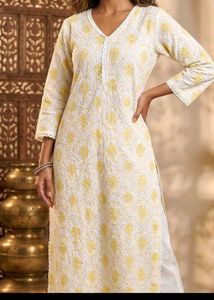 Embroidered Chikankari Kurta