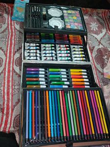Artistic Drawing &amp; Painting Set