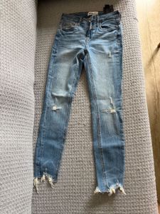 ZARA Ripped Jeans NEVER WORN
