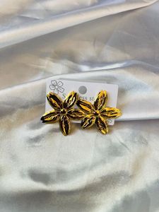 Gold Flower Earrings