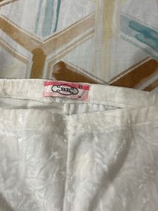 Velvet Cream 3/4th Capri