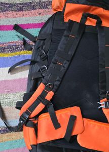 Trekking bag with pockets