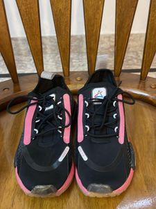 Addidas original shoes for girls
