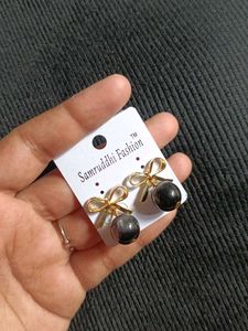 Cute Bow & Black Pearl Dangle Earrings