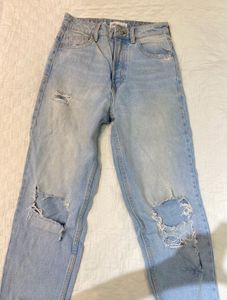Zara light washed ripped denim pant