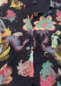 Padded top Vibrant Floral Print Button-Up To