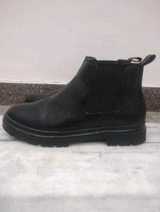 Classic Black Chelsea Boots size 8