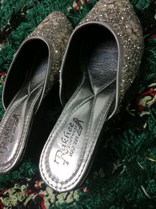 One Time Use Only Heels Hai Isliye Pahan Nhi Rahi New Hai Totally 😍