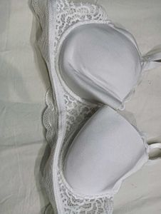 White💛 pedded Lace Trim Bra