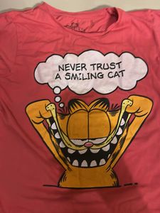 Garfield "Never Trust A Smiling Cat" T-Shirt