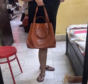 Stylish Croc-Embossed Shoulder Bag