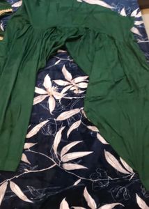 Elegant Emerald Green Embroidered Kurta Set
