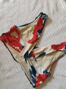 Floral Print V-Neck Bikini Top