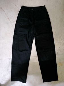 Munisa Standard Blacl Twist Chinos