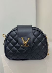 Chic Quilted Black Crossbody Bag