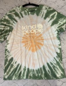 Tie-Dye T-Shirt with "Kind People" Graphic