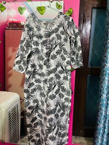 Elegant Black Striped Kurta Set