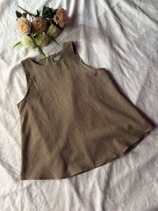 Chic Sleeveless Taupe Top