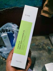 Iunik Centella Green Fresh Cleansing Oil