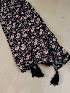 Floral Print scarf with Tassels
