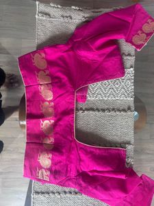Elegant Teal &amp; Pink Saree with Gold Border