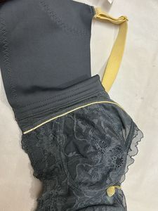 high Quality thin padded Lace Detail Bra
