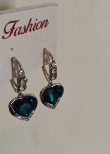 💙Heart Dangle Earrings