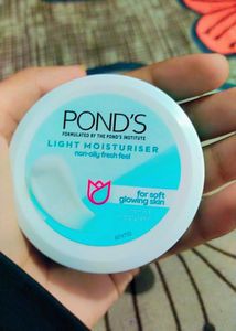 Ponds, Light Moisturiser, Non-oily Fresh Cream,