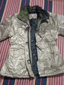 Stylish Women's Jacket with Fur Collar