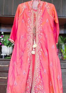 Elegant coral Embroidered maxi dress with floor le