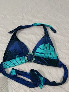 Stylish Tropical Print Bikini Top