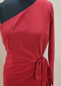 Elegant Red One-Shoulder Wrap Dress