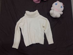 Oversized Korean White Sweater – Size Medium 🤍