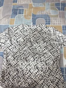 Abstract Print Twist Front Top
