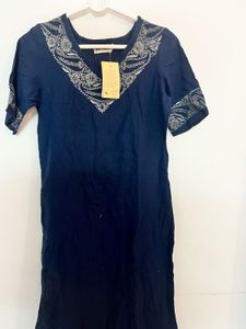 Women's Blue Embroidered Kurta