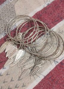 Silver Tone Leaf Bangle Set