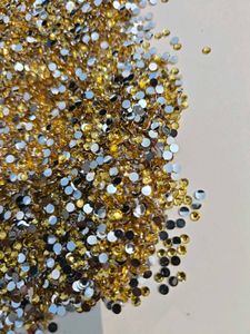 Gold &amp; Silver Rhinestones Mix 8 have total 50 kg