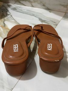 KEES Brown Flats