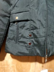 Stylish Black Padded Jacket with Fur Hood