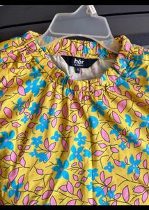 🧨NEW BRIGHT YELLOW TOP