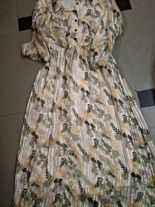 Flowy Leaf Print Maxi Dress