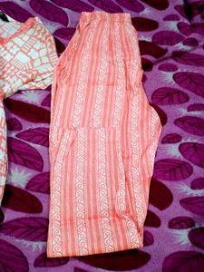 Peach &amp; White Printed Kurta Set