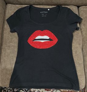 Guess Sparkly Lips Graphic T-Shirt