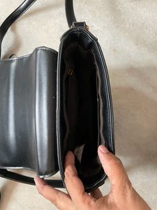 Black Saddle Bag
